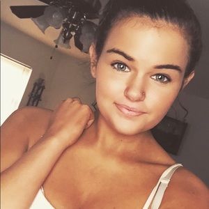 Meet your Posher, Larlaryn